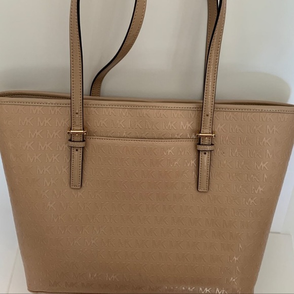 Michael Kors Purse💜 - Picture 8 of 8